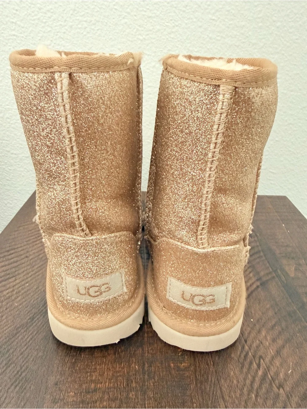 UGG Classic Short II Glitter Gold Girls Boots US 13 EU 32.5 Sheepskin 1111852K
